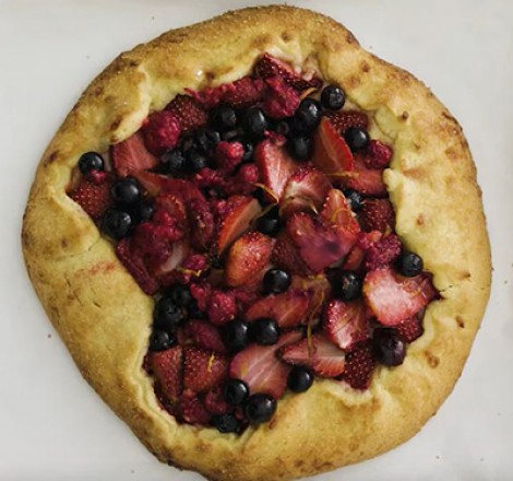 berry galette 400x400